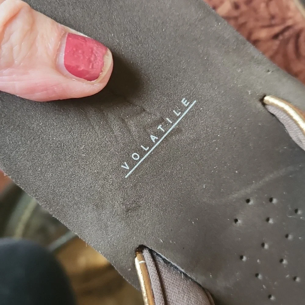 Volatile‎ Tooled Frappachino  Platform Heel Thong Sandal Brown sz 10 Chunky - Picture 13 of 13